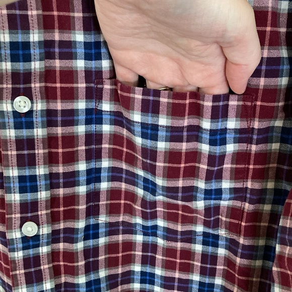 Old navy slim fit everyday shirt built in flex plaid button down - Picture 2 of 5